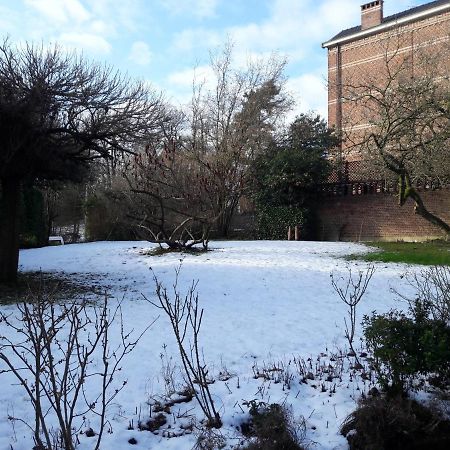 Un Grand Jardin En Ville. Chez Guy Uccle Dış mekan fotoğraf